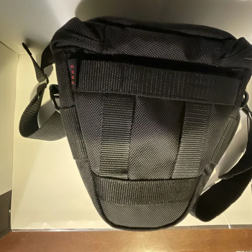 Tamrac Camera Bag Black 5683 SLR DSLR Adjustable Strap Pockets Handle Mint Cond